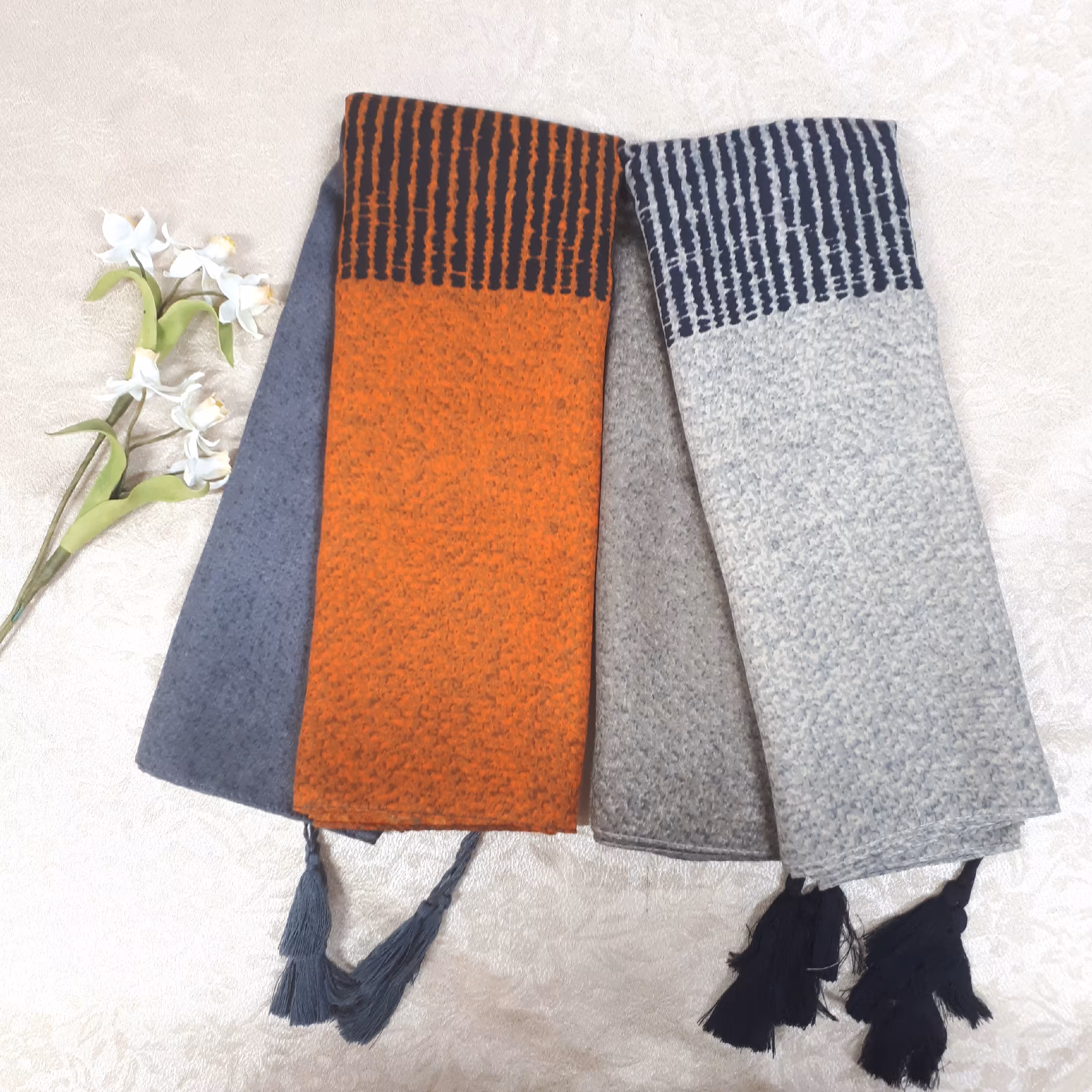 شال  چهارفصل  دورنگ  قواره بزرگ منگوله دا  در 8 رنگ مختلف 