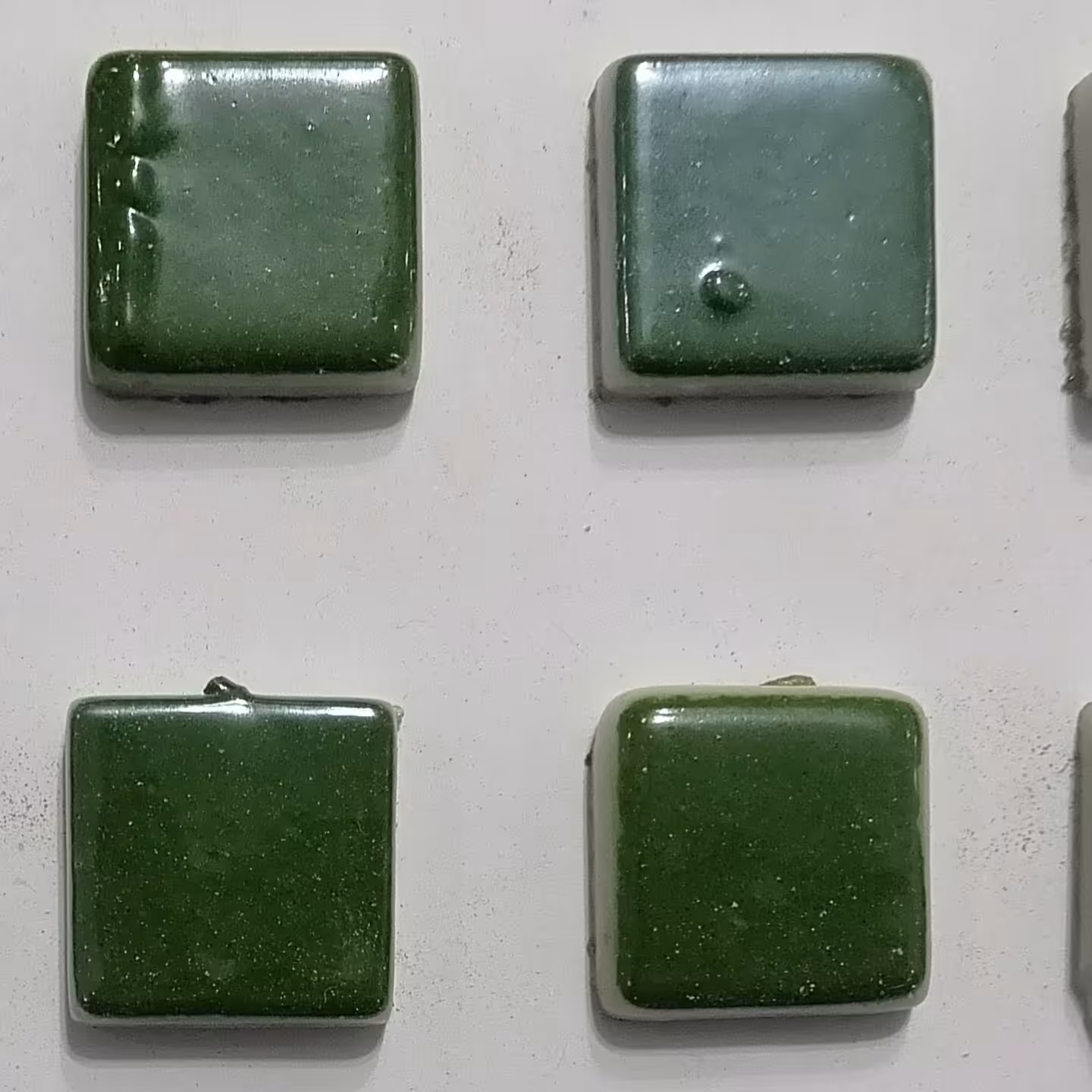 کاشی شیشه ای استخری 