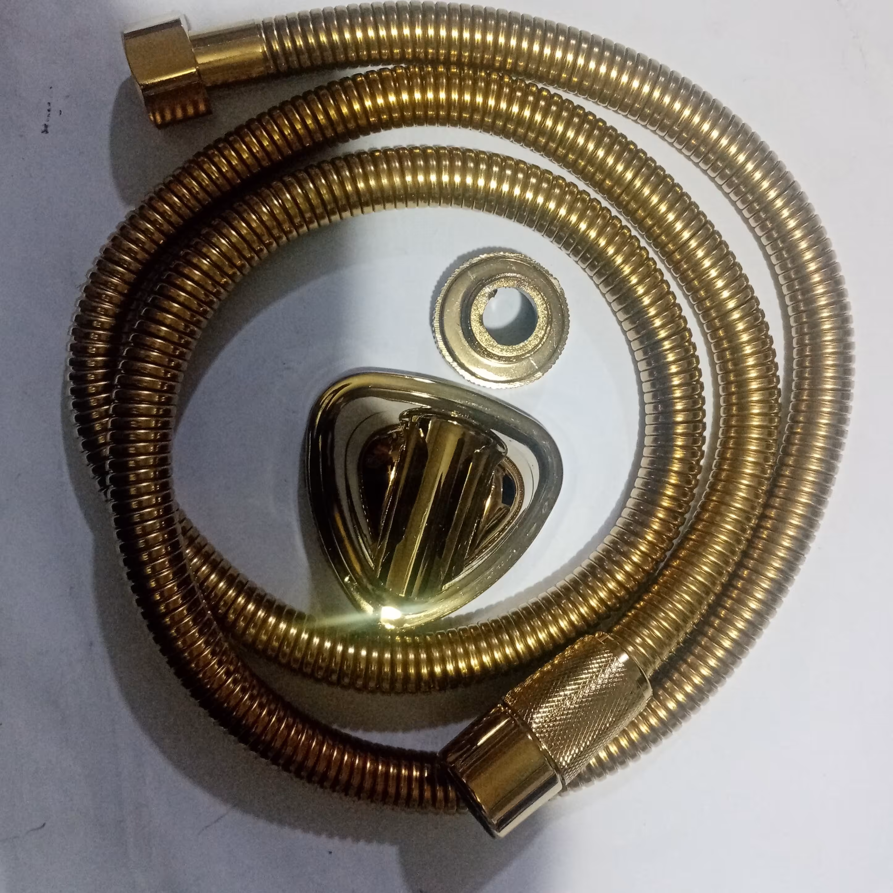 شلنگ توالت استیل طلایی
