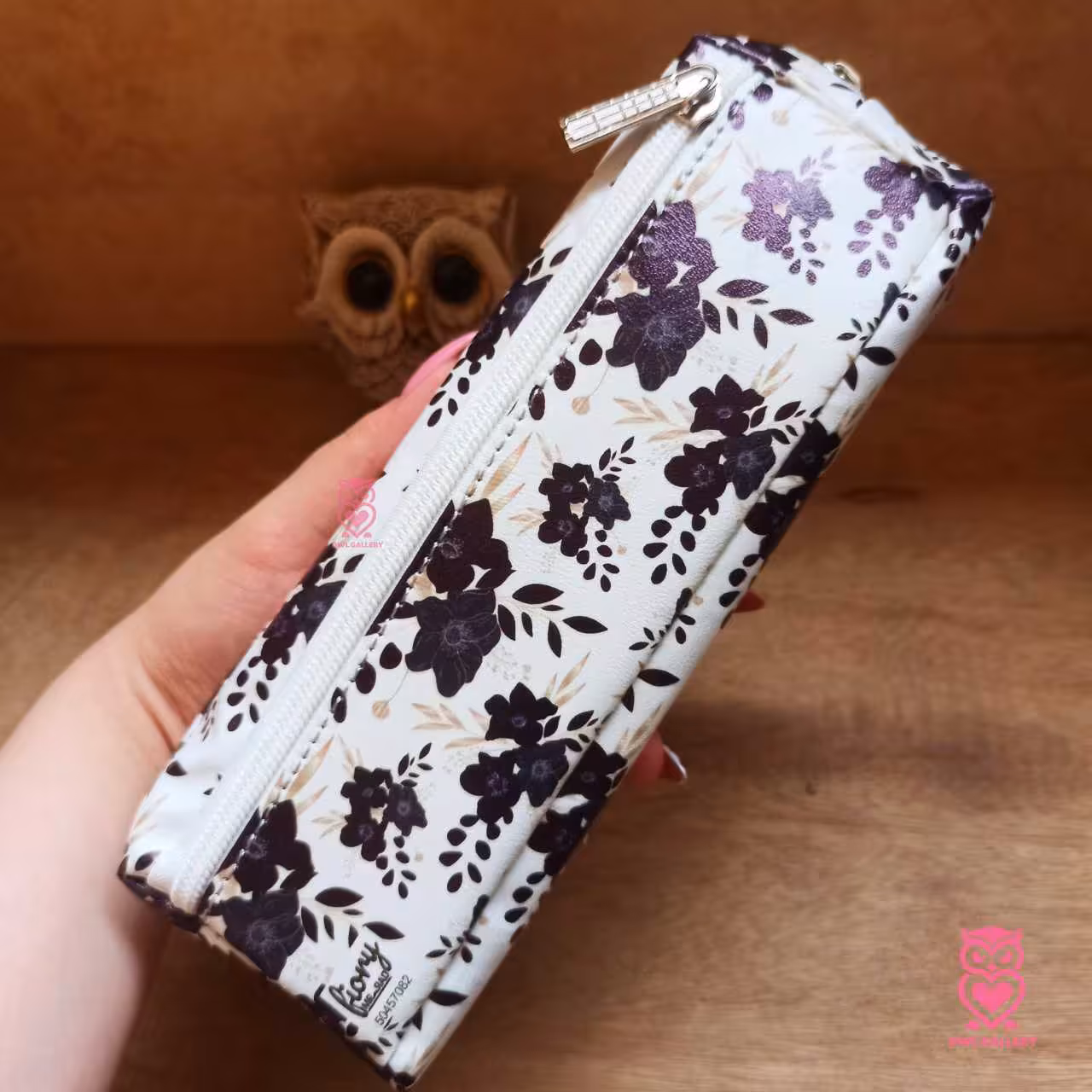 جامدادی سه زیپ طرح گل گلی رنگ سیاه سفید