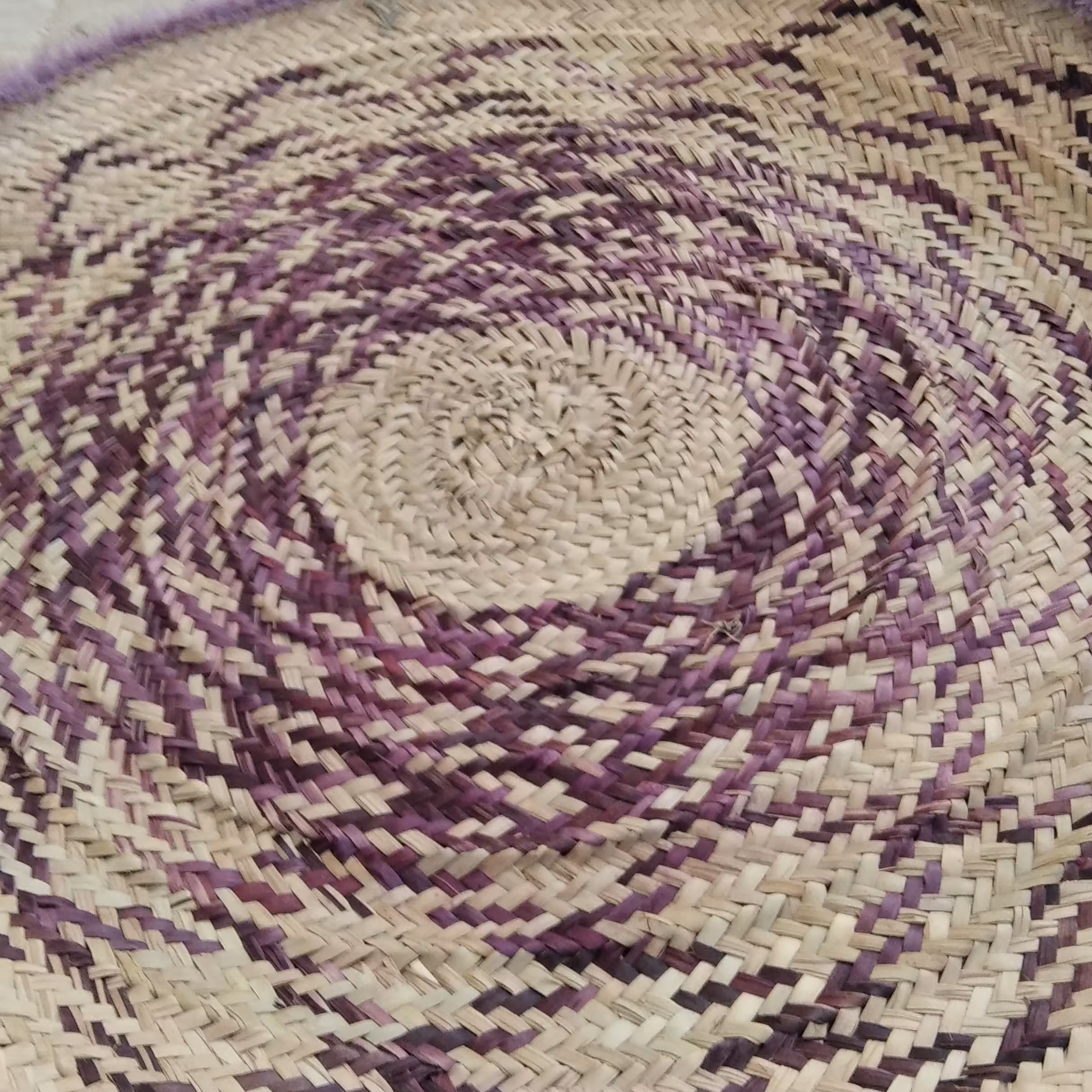 سفره  سنتی  و  بافت حصیری استان بوشهر،کاملا گیاهی وطبیعی وحتی دیوارکوب  باحس خوب