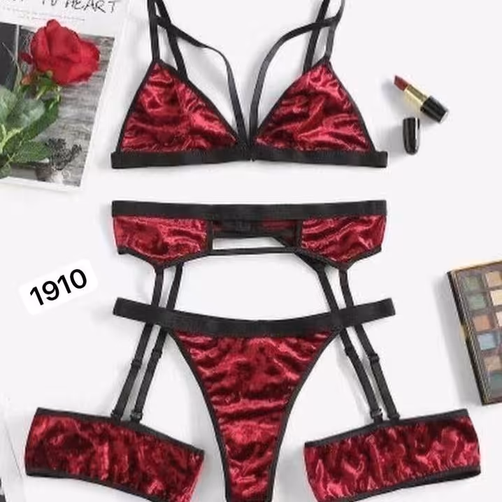 ست چهار تیکه جذاب مخمل کد 1910