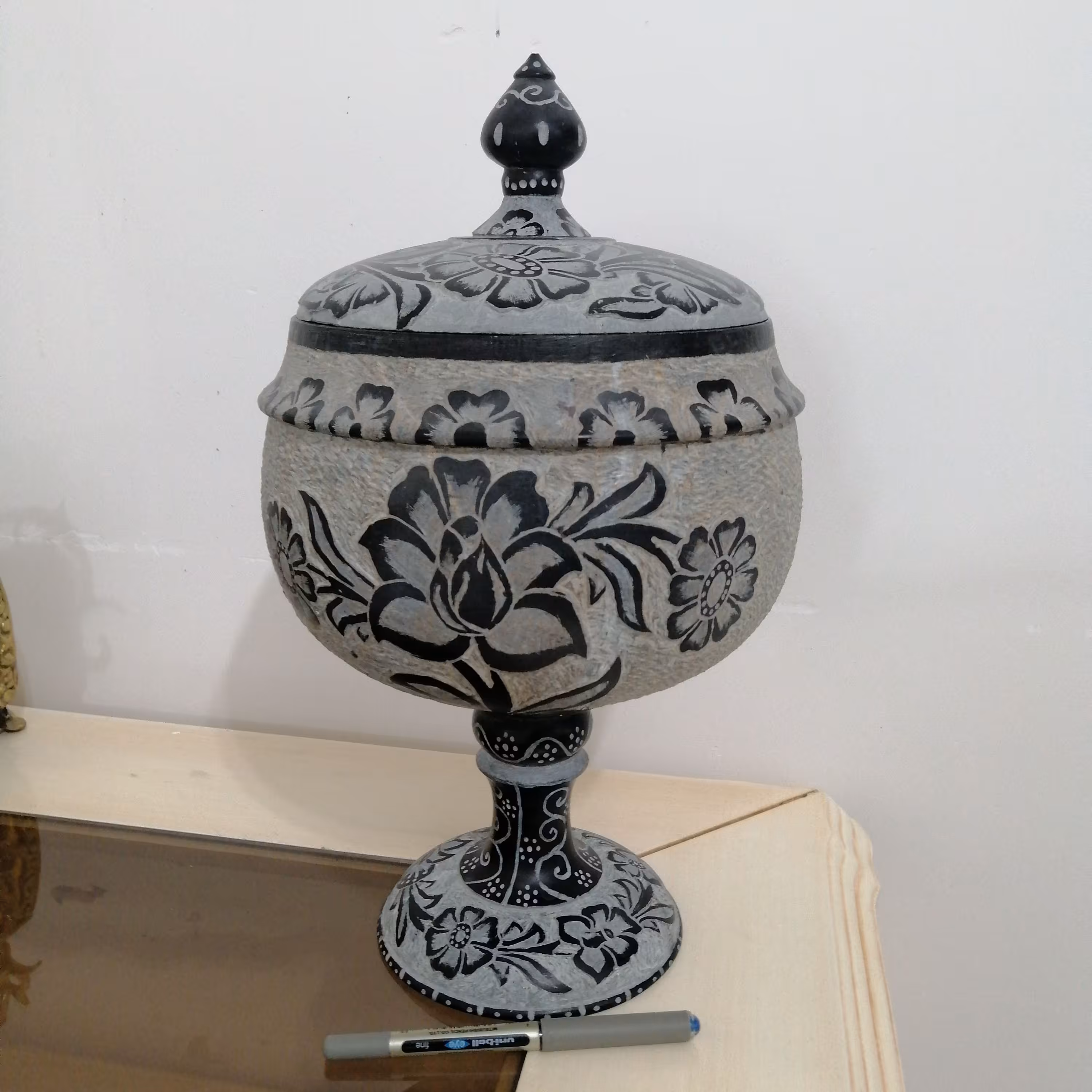 شکلات خوری سنگی ساخته شده از سنگ سرپانتین