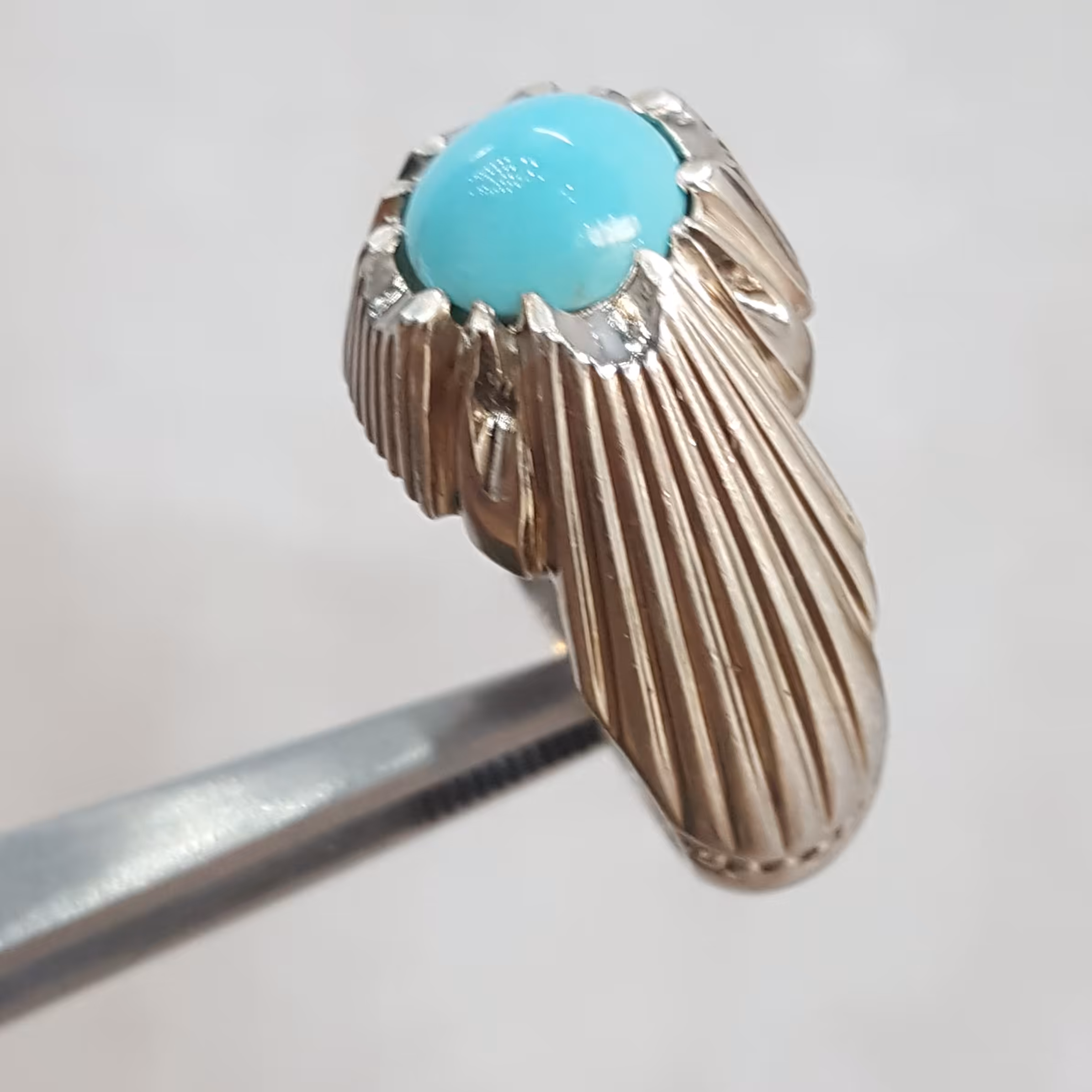 نگین فیروزه نیشابوری خوش رنگ
رکاب دست ساز مدل فیلی 
قیمت 2500تومان