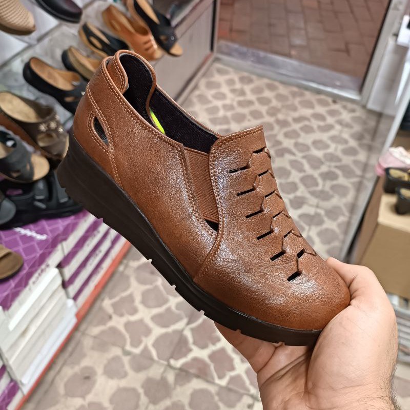 کفش زنانه طبی