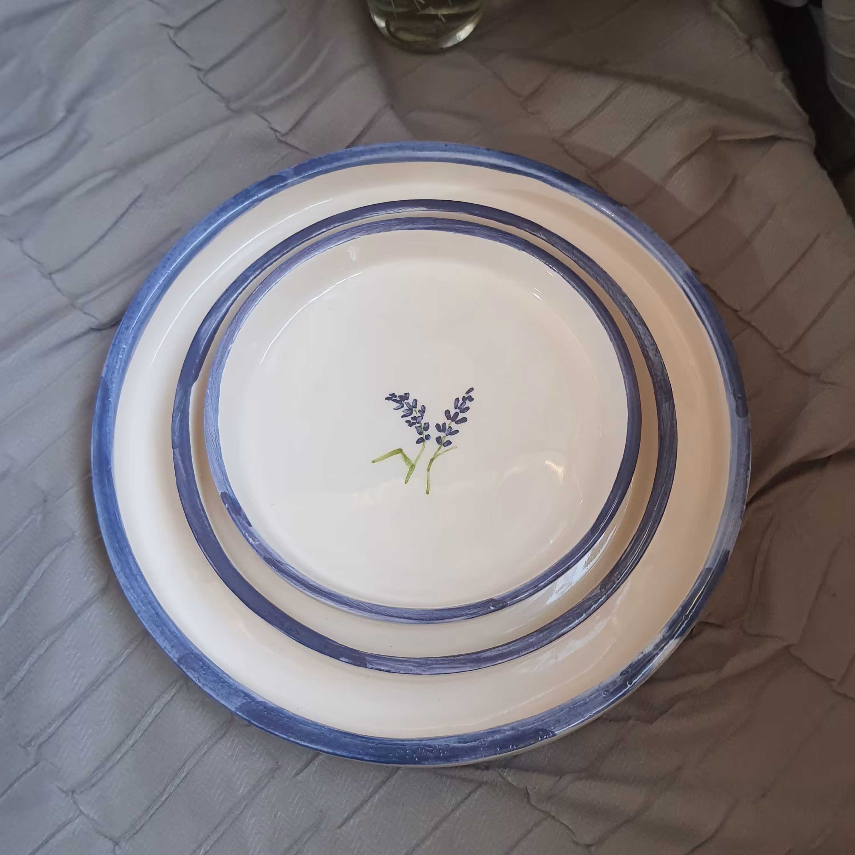 ظروف پذیرایی دست ساز طرح لوندر شیک و خاص جنس سرامیک