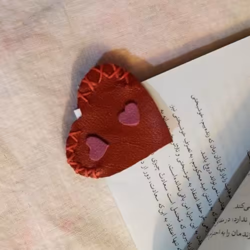 نشانک کتاب یا بوکمارک چرمی و قلاب بافی