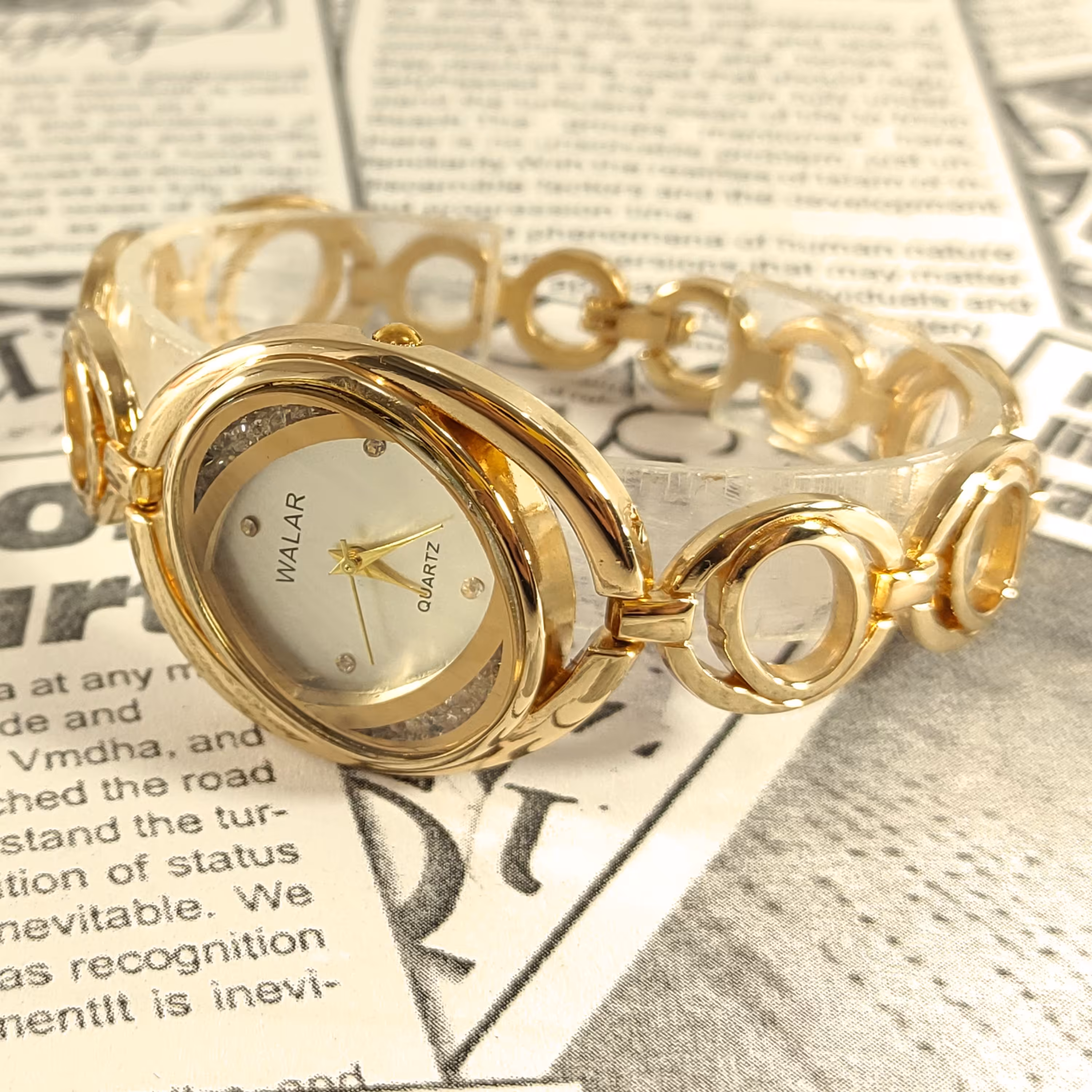 ساعت  والار زنانه صفحه بیضی نگین دار