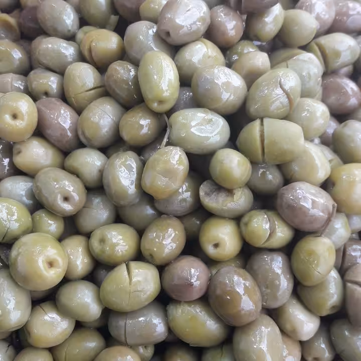 زیتون شکسته سایز متوسط پرچرب