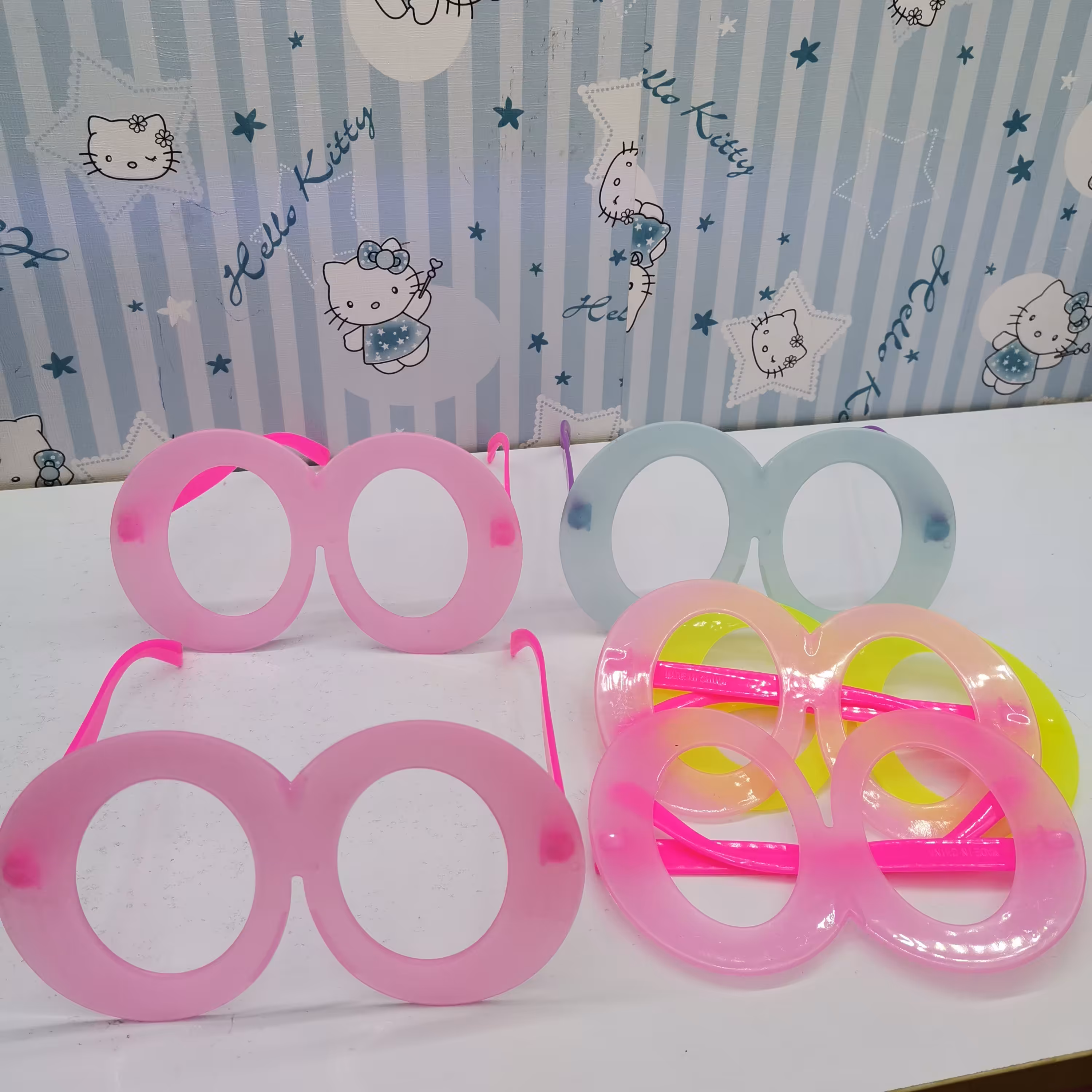 عینک پلاستیکی فانتزی 