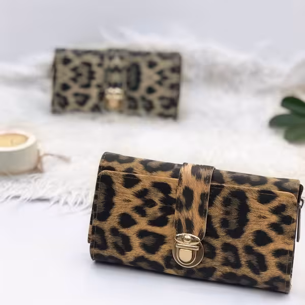 کیف پول قفل دار پلنگی