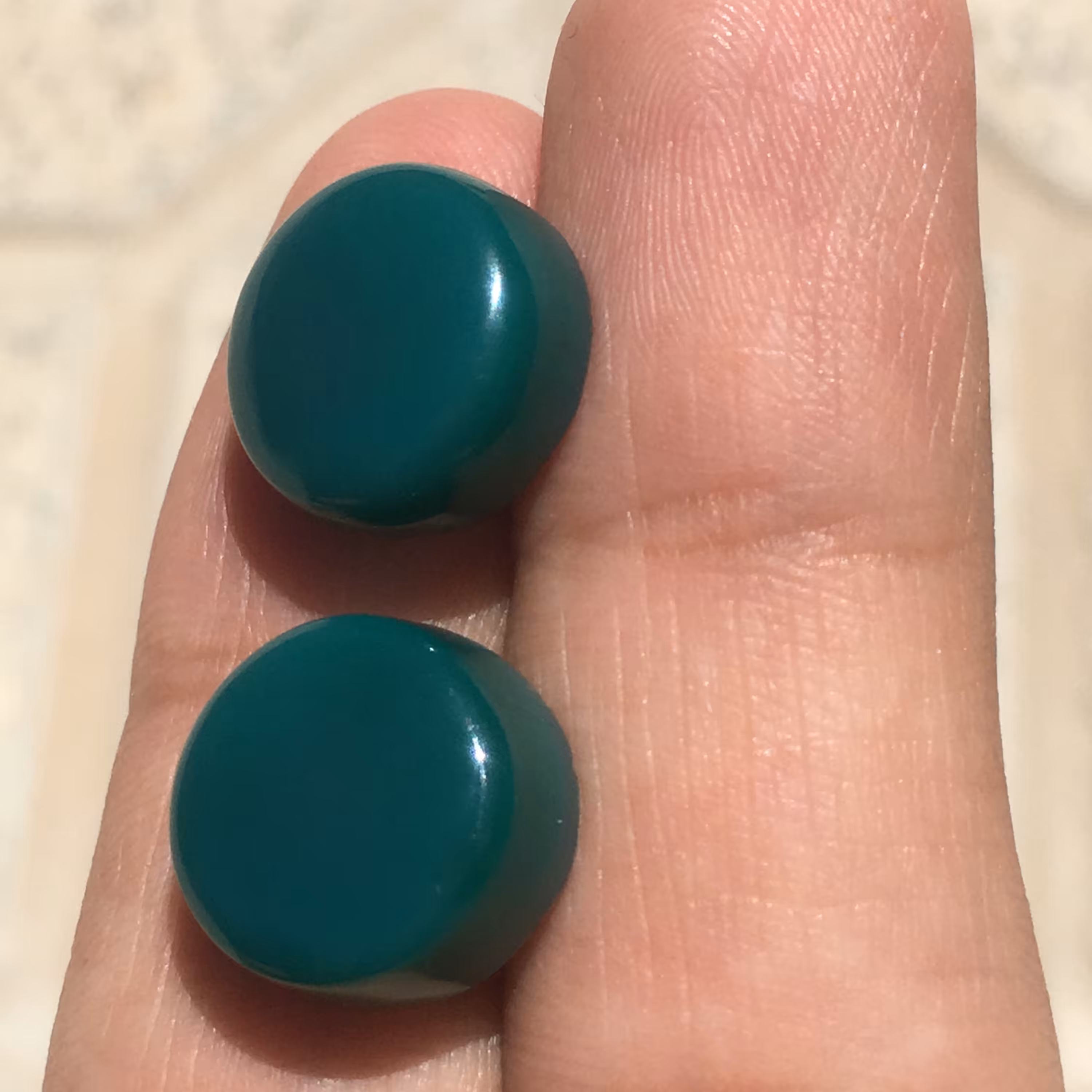 جفت نگین عقیق سبز خوشرنگ