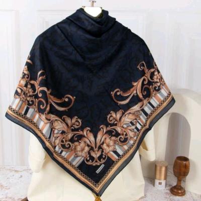 روسری نخی چهارفصل طرح زینور مشکی