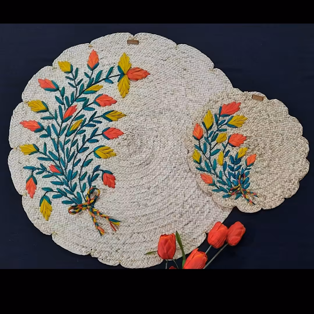 سفره  رومیزی وزیر دیگی زیر بشقابی  حصیری طرح گندمی. سفره  سایز80قیمت 550زیر بشقابی 250تومن (پس کرایه)