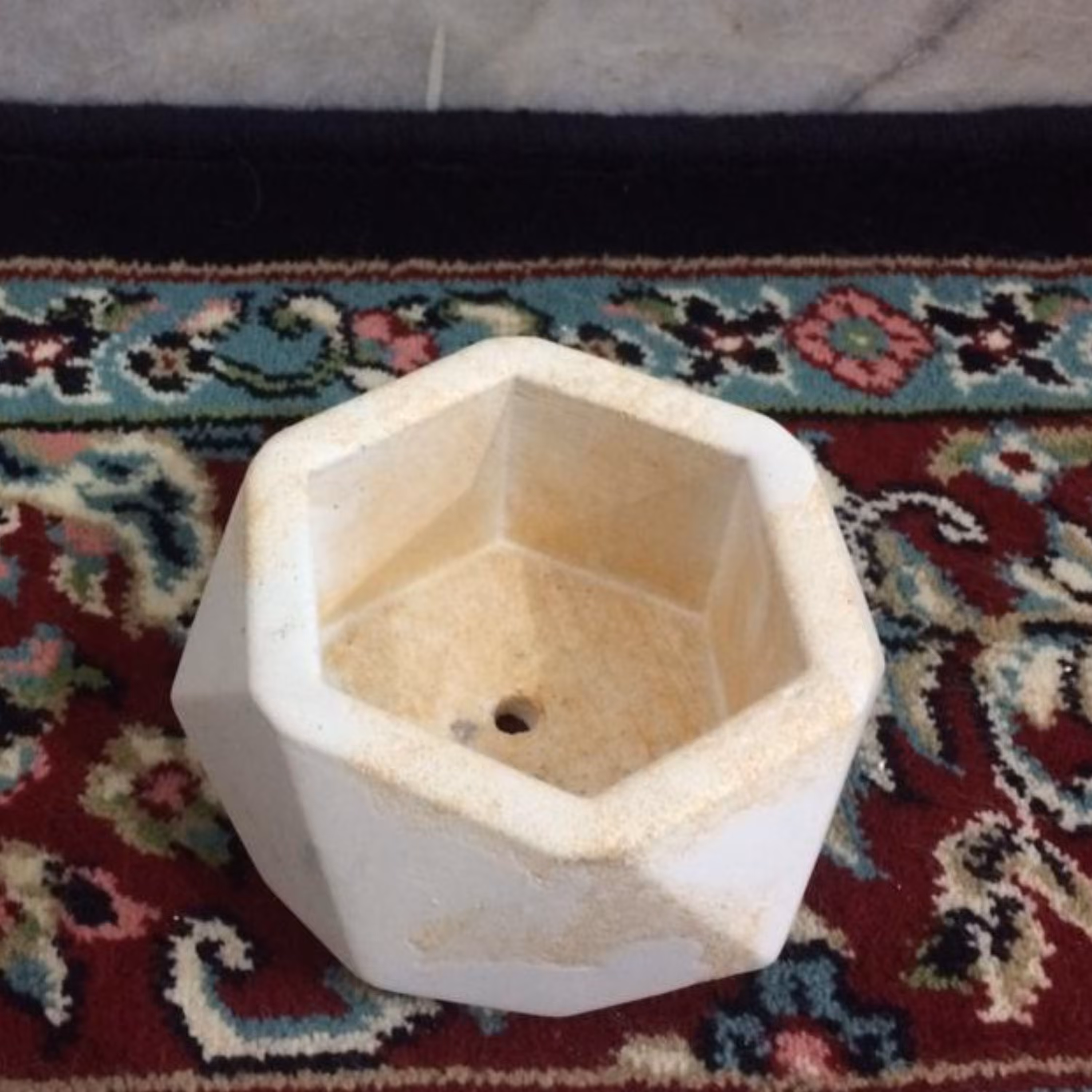 گلدان بتنی سایز کوچک