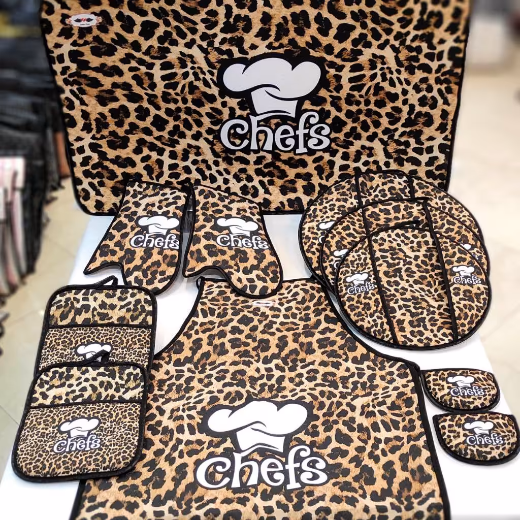 سرویس 11پارچه پیشبند و دمکنی طرح پلنگی (پس کرایه)