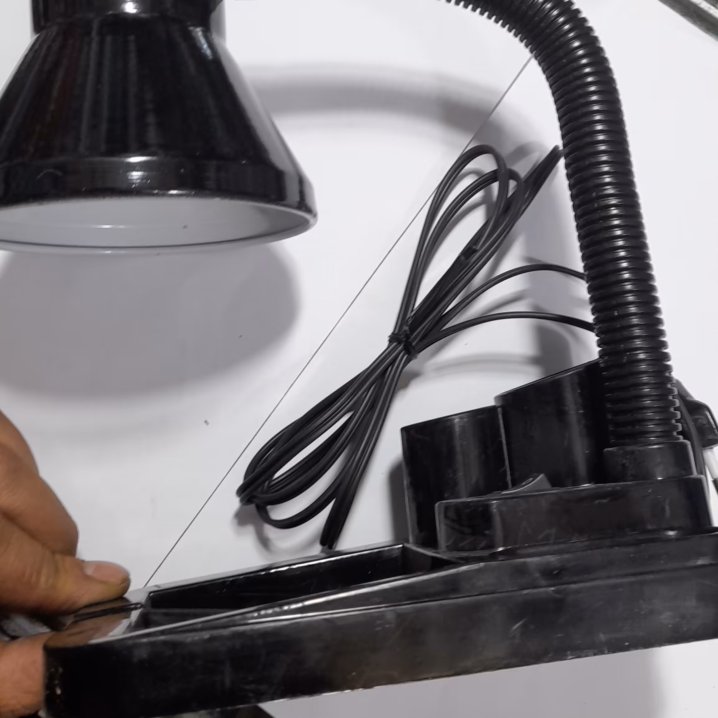 چراغ مطالعه ارسال رایگان 