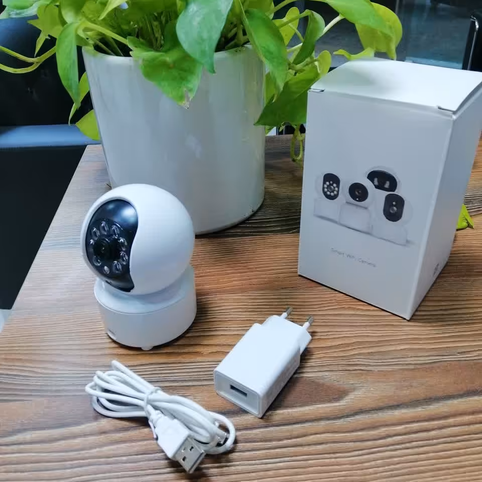 دوربین بی بی‌کم، پرستار بچه، چرخش 360 درجه، ارتباط صدا دوطرفه، انتقال تصویر موبایلی 