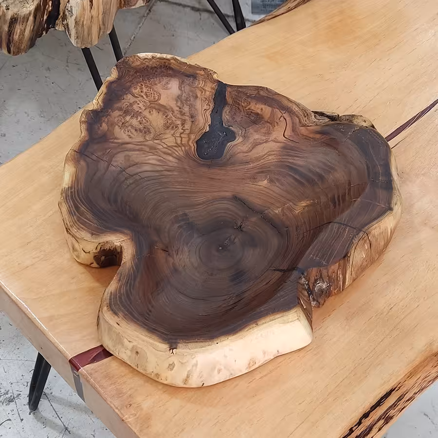 ظرف پذیرایی و اردوخوری روستیک از چوب سنجد و رزین کد 020408