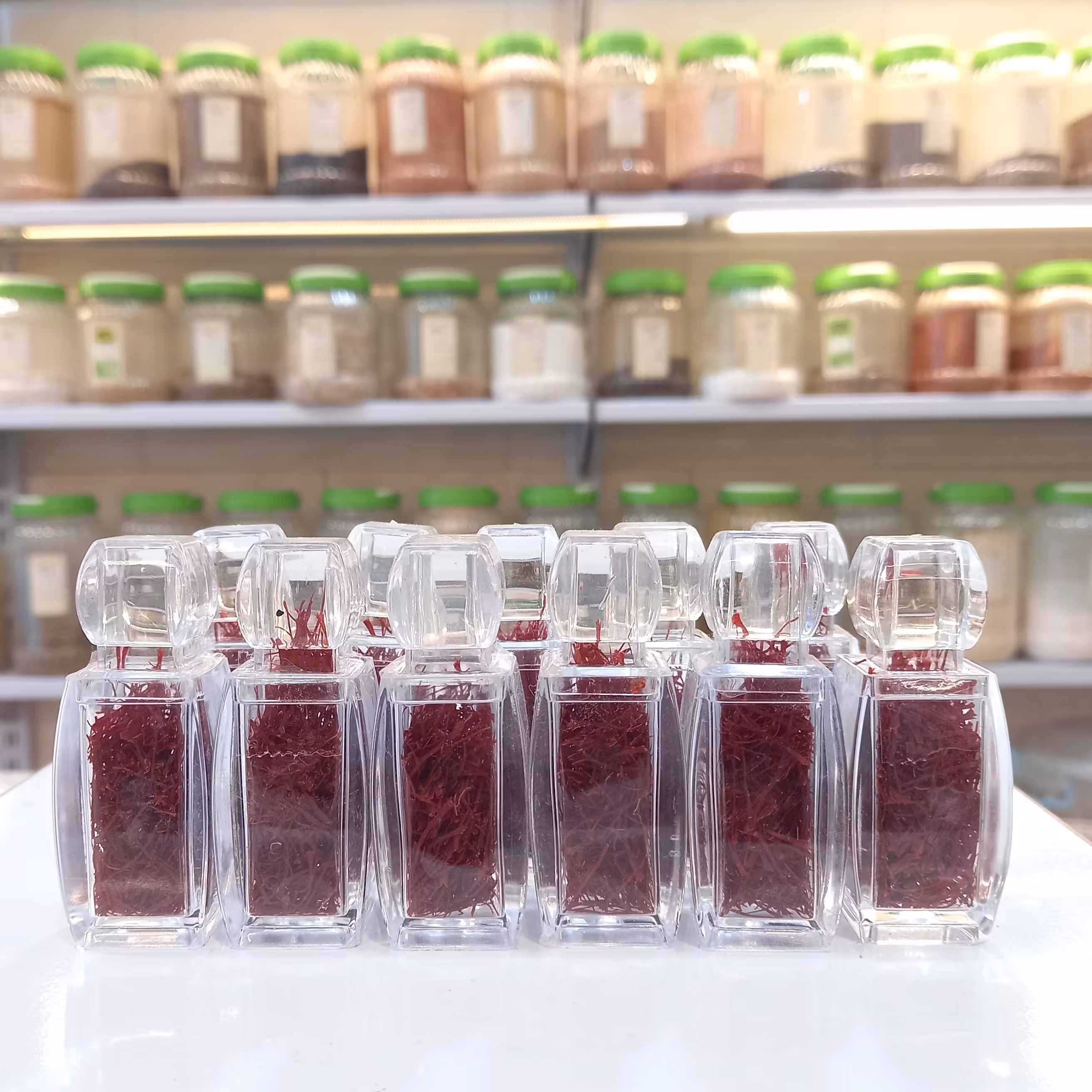 زعفران صادراتی یک گرمی و دو گرمی تضمین کیفیت ، طب سنتی ، گیاهی ، زعفرون ، رشت ، عطاری ، خشکبار