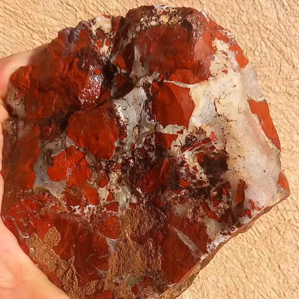 جاسپر قرمز  با هم رشدی  کریستال کوارتز