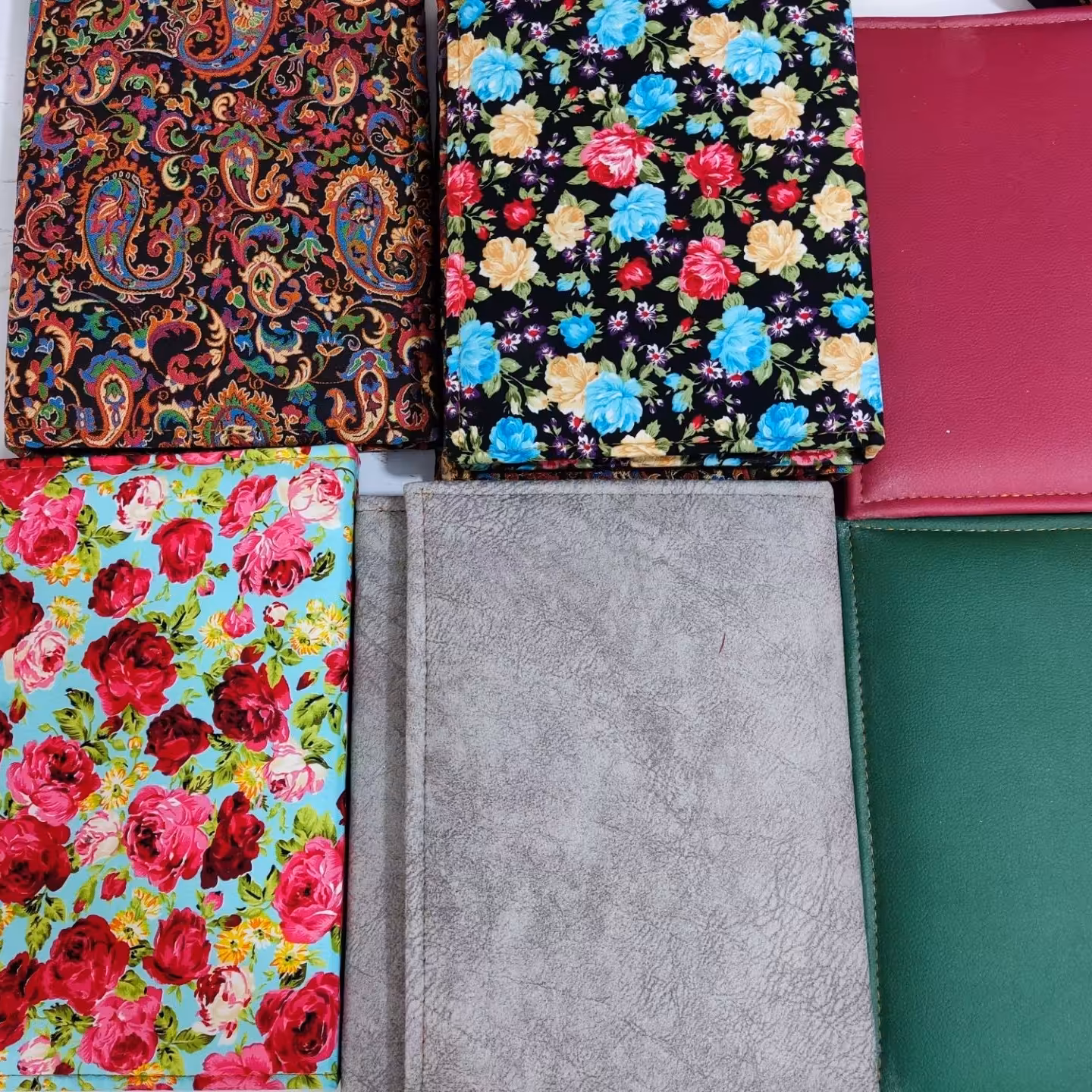 کلاسور پارچه ای و چرمی گیره فلزی ، 26 سوراخ با صد برگ کاغذ خط دار مخصوص کلاسور 