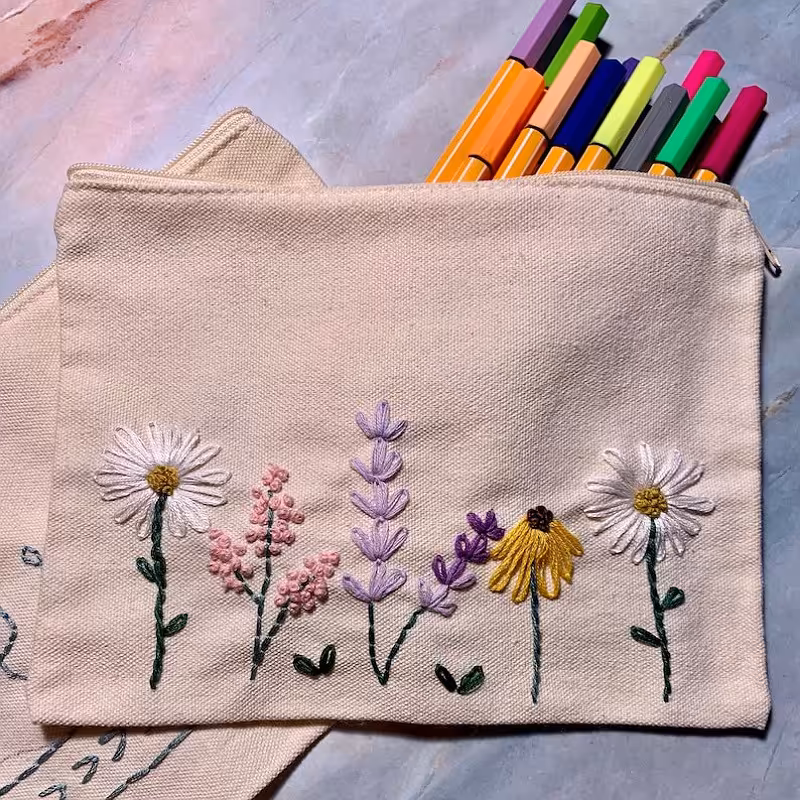 جامدادی یا کیف لوازم آرایشی گلدوزی شده