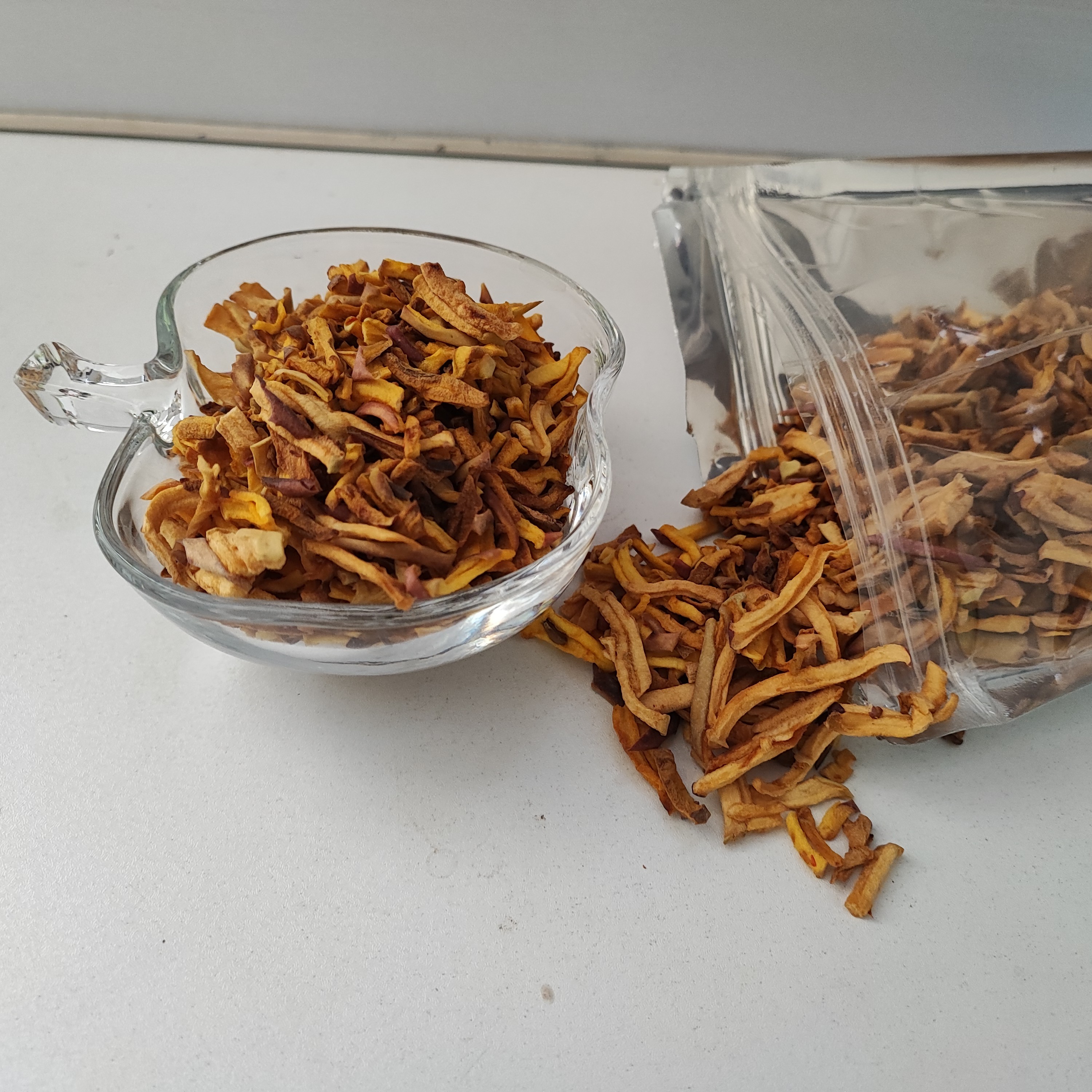 مخلوط دمنوش سه نوع میوه (اغلب سیب ، به ، گلابی) 200گرم
