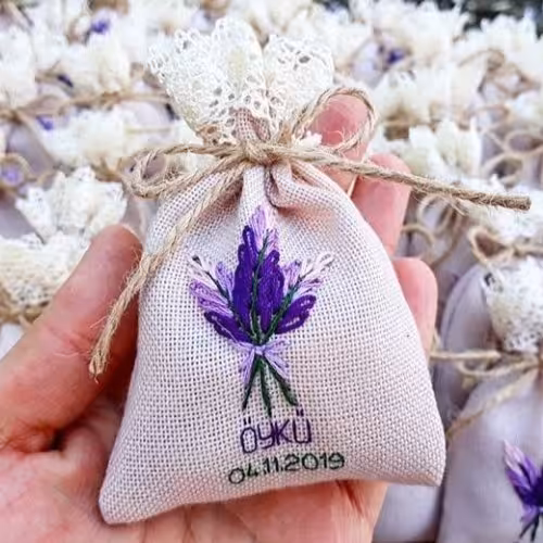 گیفت نامزدی