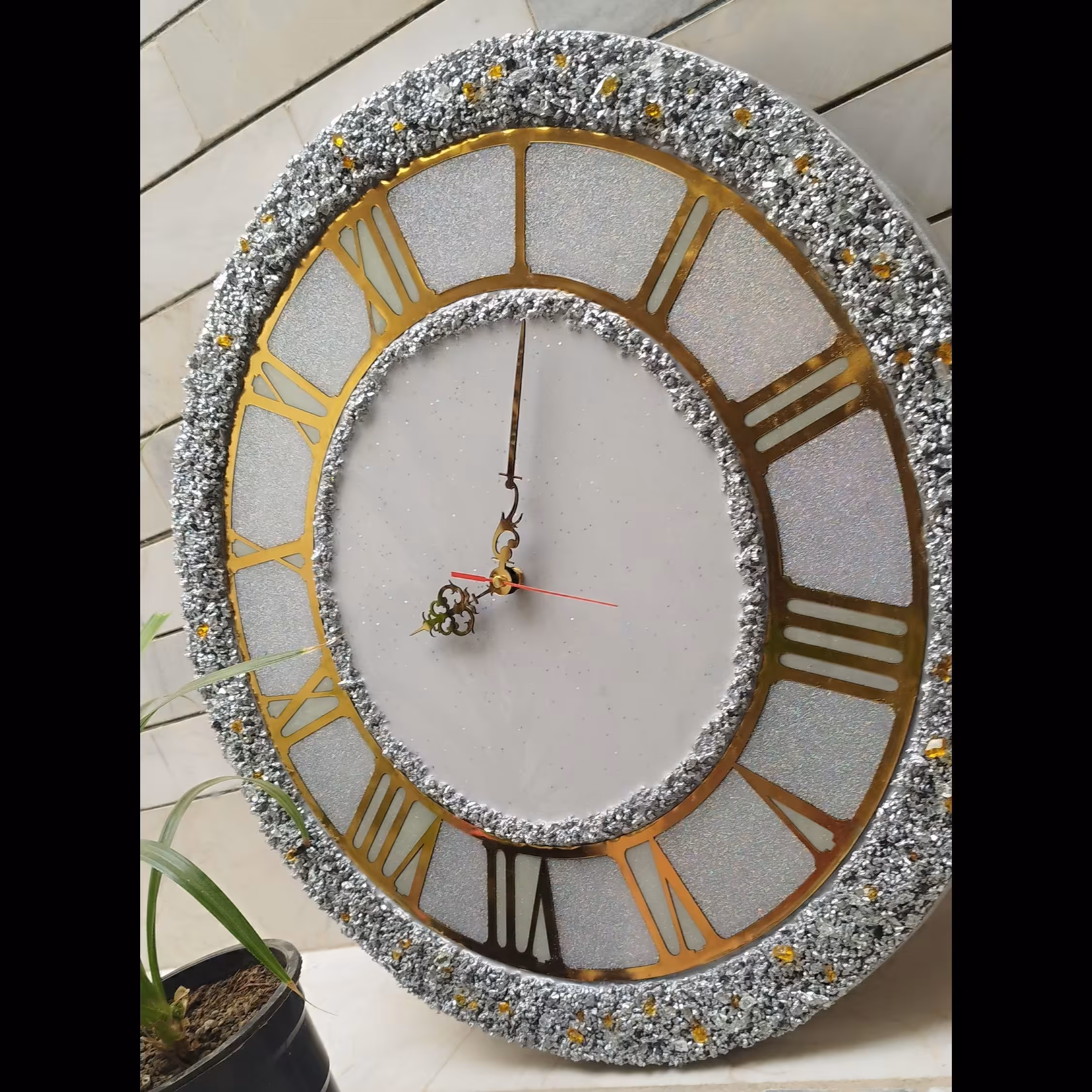 ساعت دیواری شبتاب طوسی