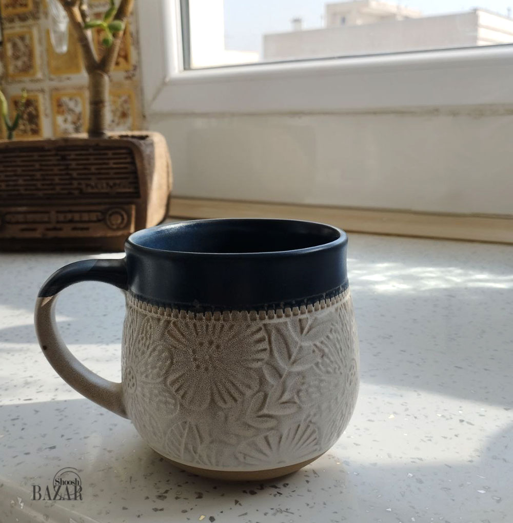 ماگ سرامیکی 1 عددی بدنه گلدار داخل سرمه ای