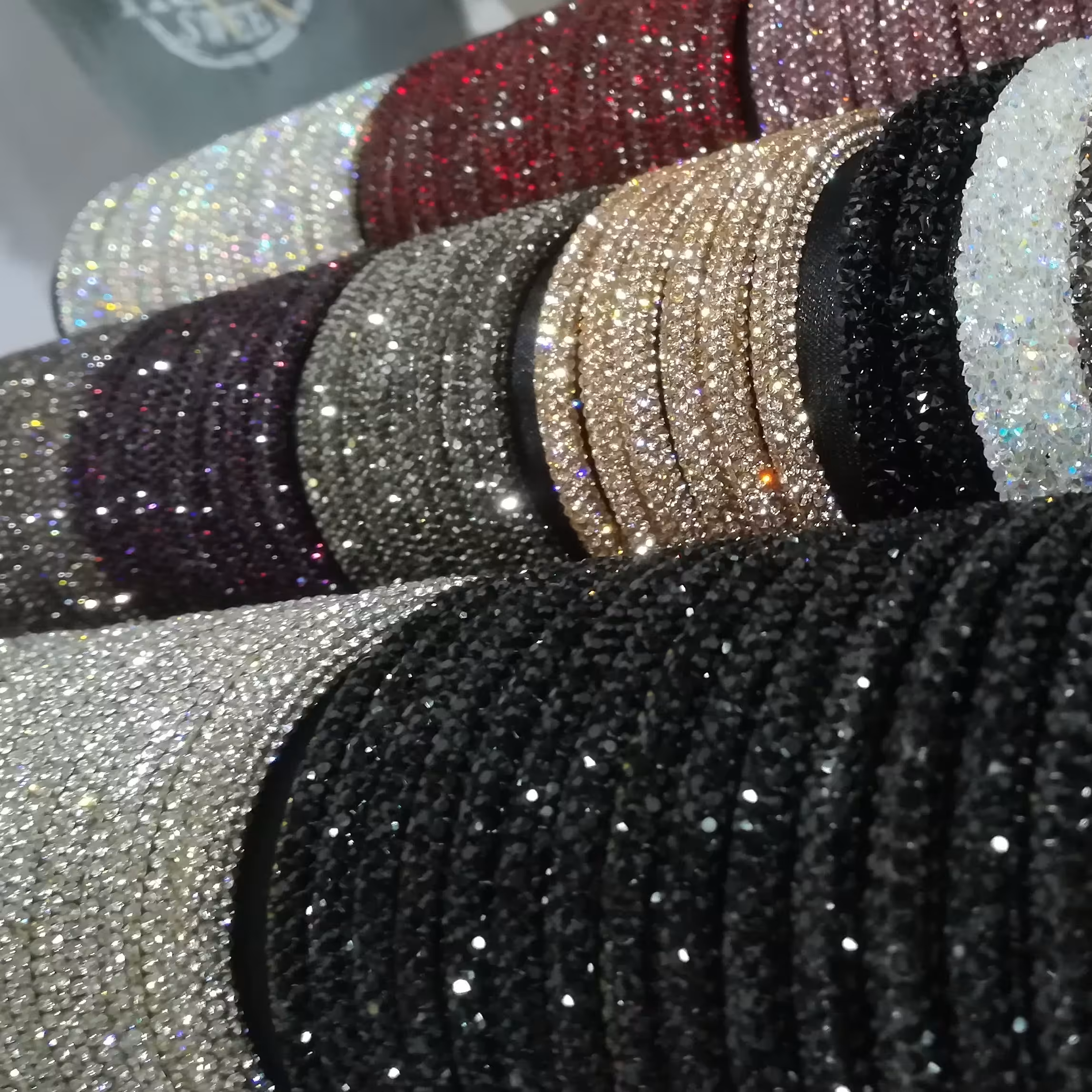 حراج آخر سال دستبند سوارسکی در رنگ بندی متفاوت و زیبا به صورت تک و عمده