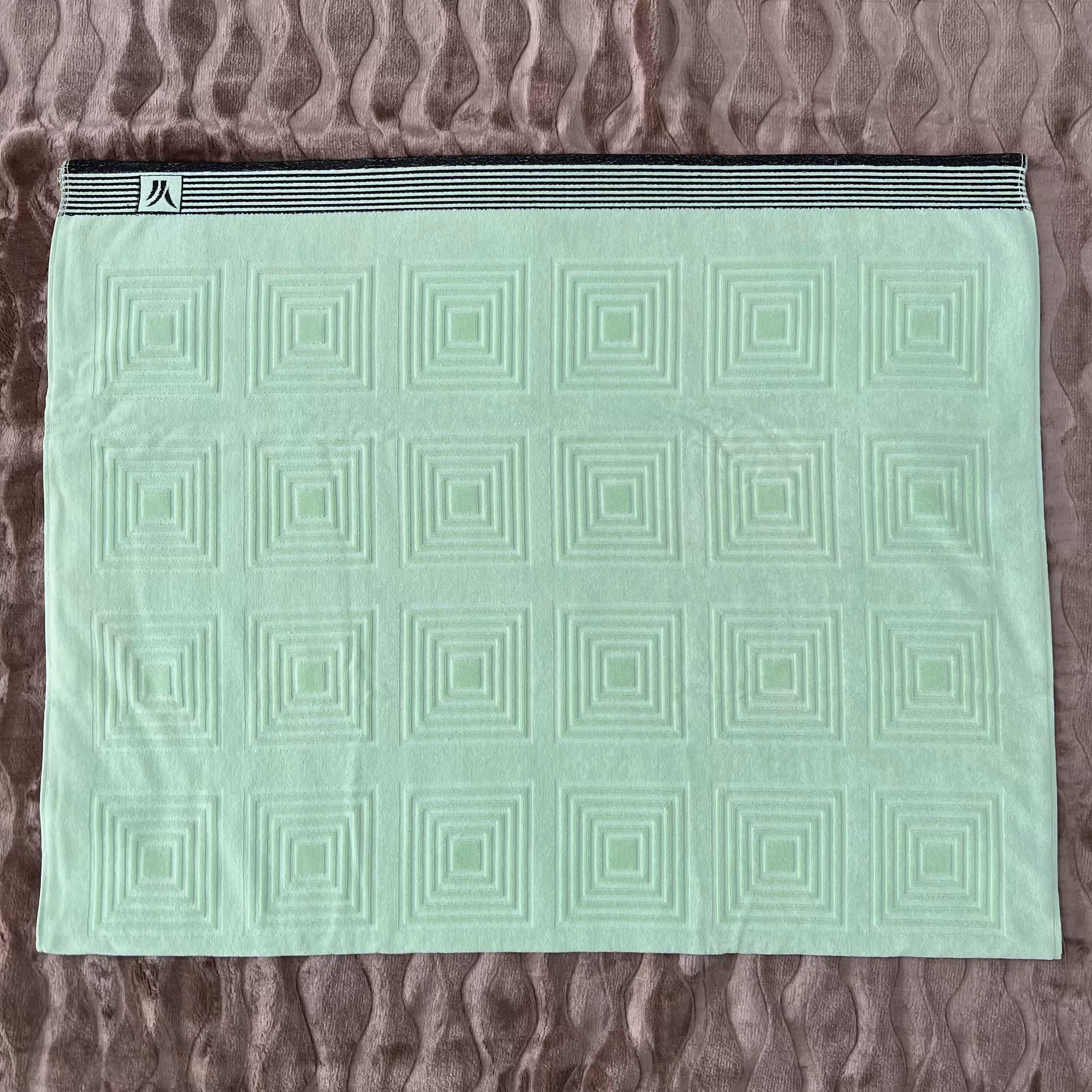 حوله حمامی سلین 160در100 (الیاف 100 درصد نخ پنبه طبیعی)