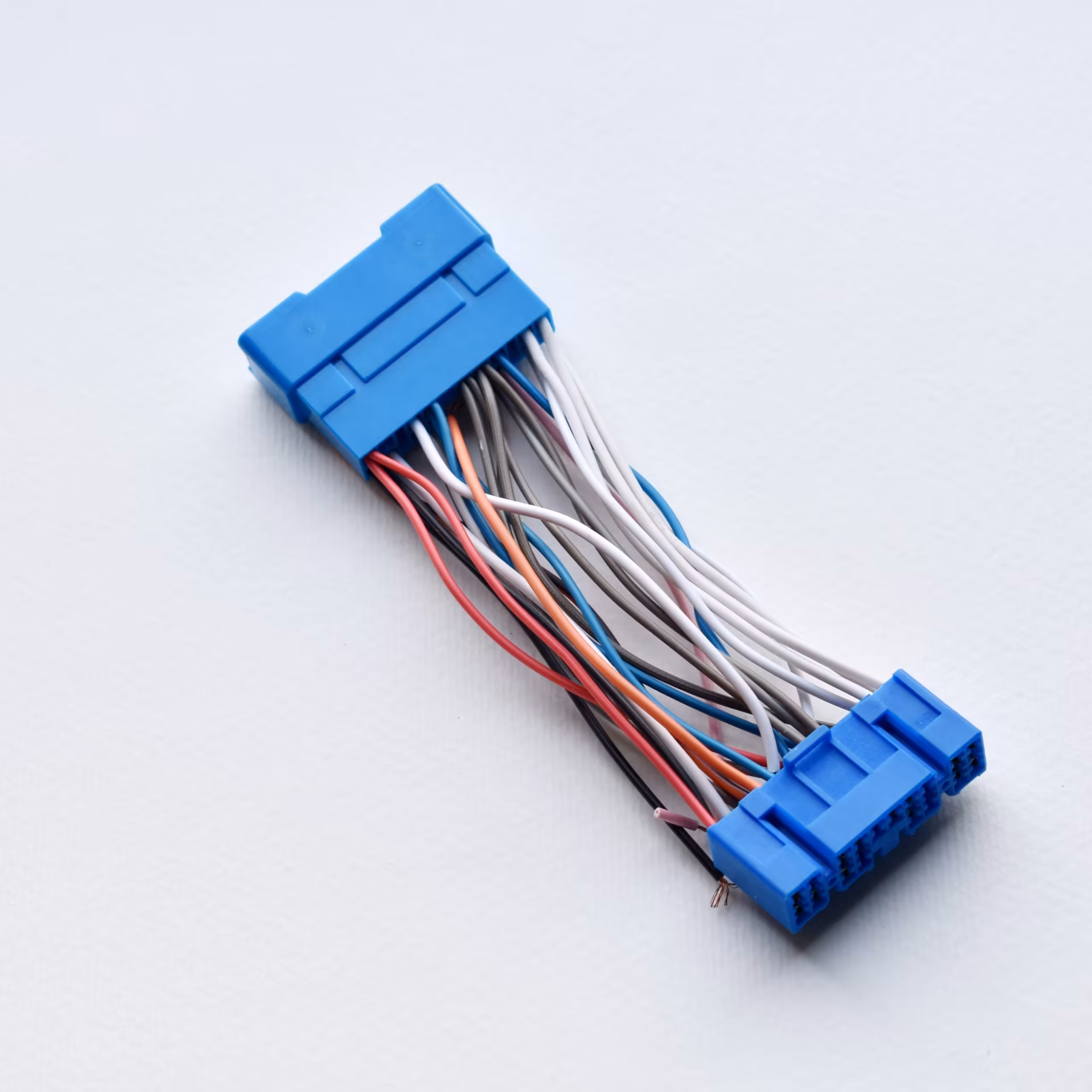 سوکت فابریک دزدگیر ساینا طول عمر بالا با گارانتی 