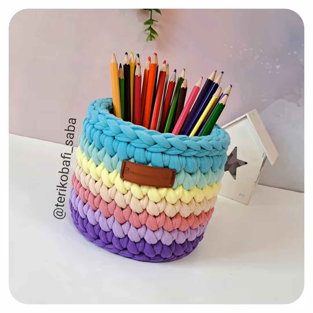 جامدادی رومیزی تریکویی مدل رنگین کمانی