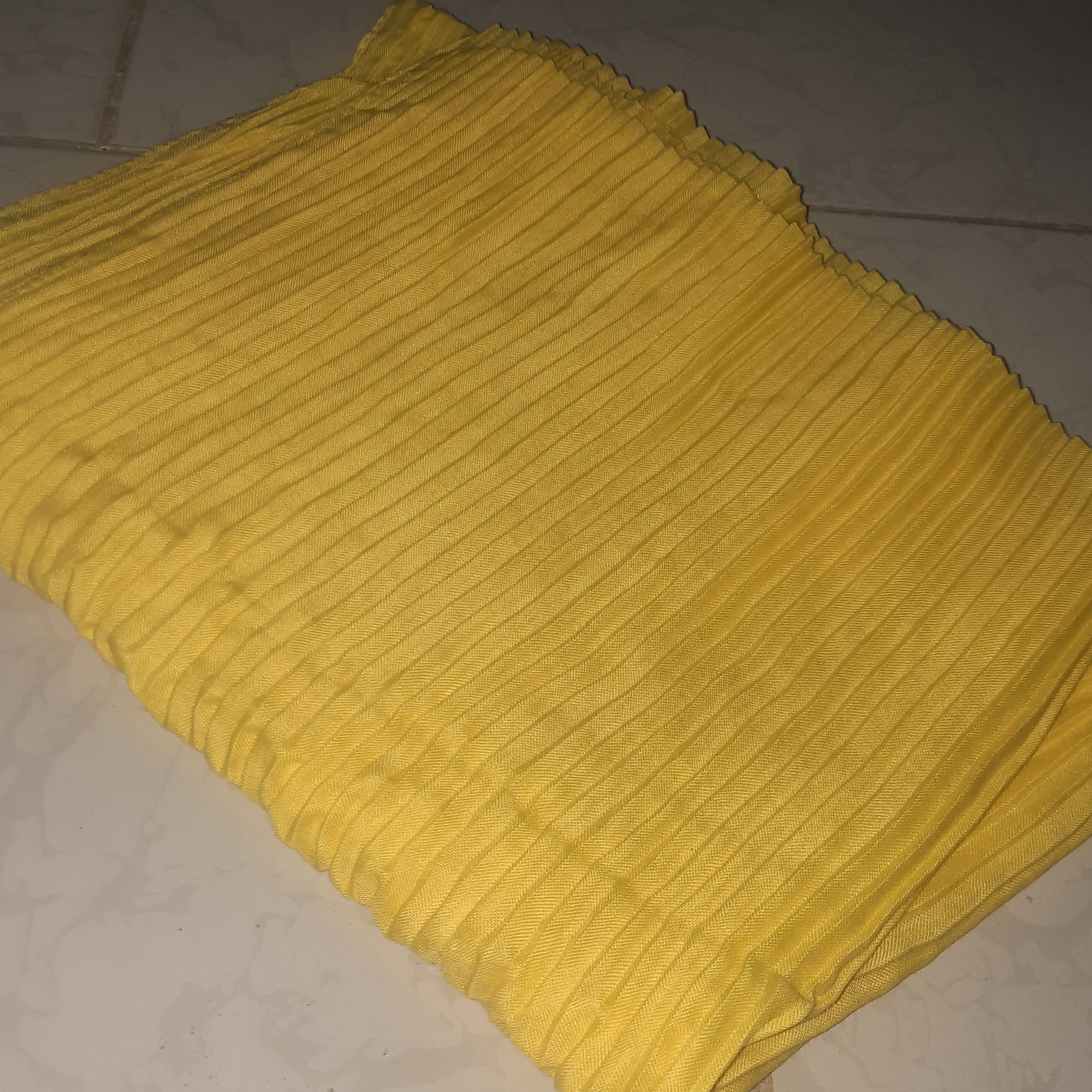 شال پلیسه نخی