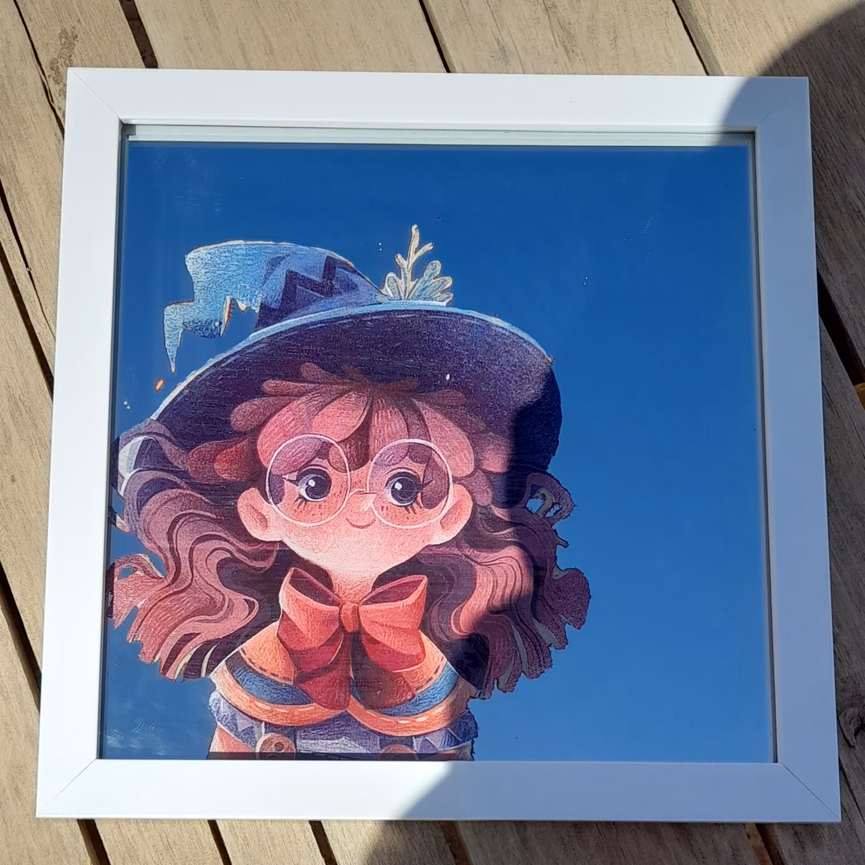 آینه آنتیک طرح (دخترک جادوگر  عینکی) با قاب سفید