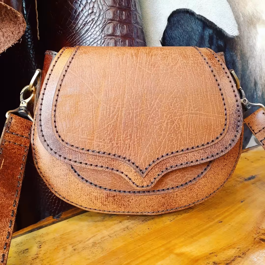 کیف دوشی زنانه چرم طبیعی شتر دست دوز