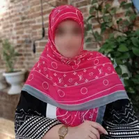 روسری نخی نیلا طرحVL رنگ صورتی حاشیه طوسی کیفیت بی نظیر  اصلا سُر نمیخوره قواره140 چاپ خیس ارسال رایگان به سراسر کشور