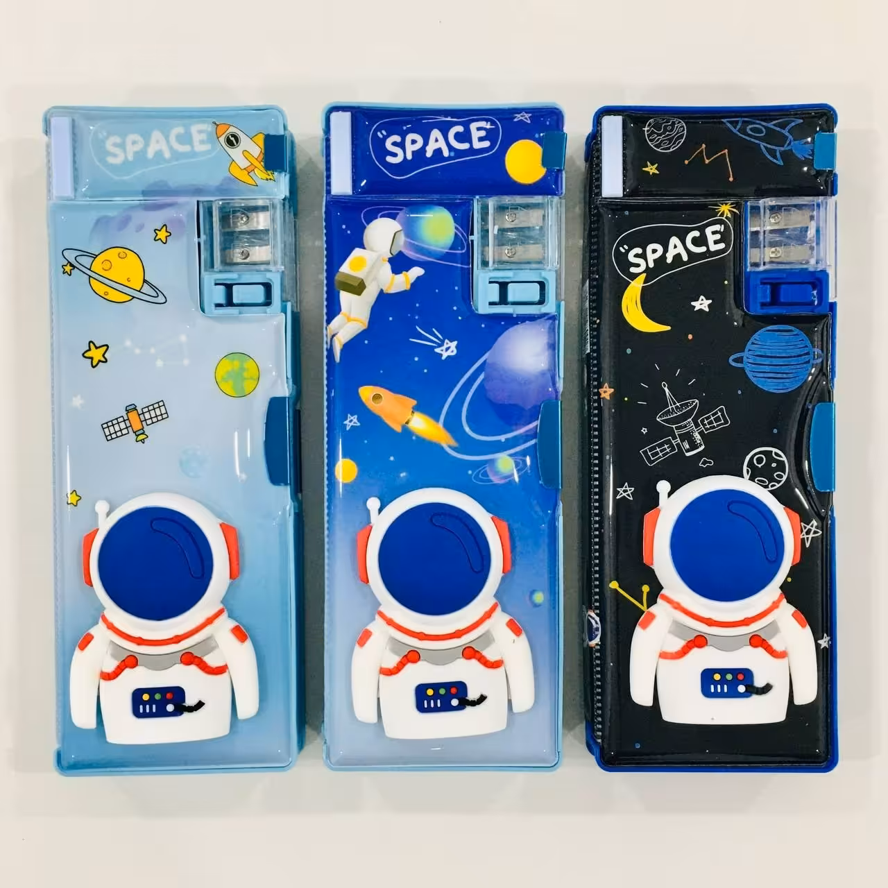 جامدادی نوستالژی مگنتی اسکوییشی طرح فضانورد