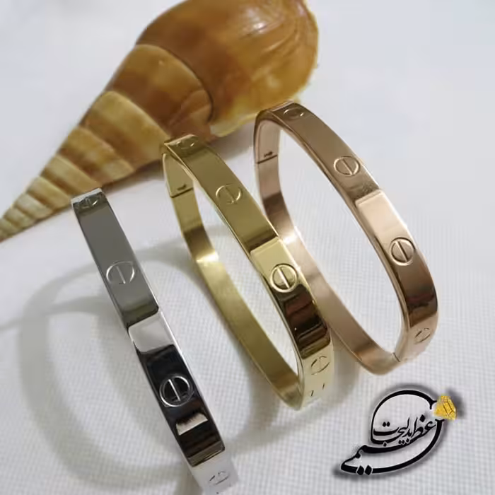 دستبند تک پوش استیل برند Cartier درجه یک مربعی فوق العاده ظریف و زیبا ( حتما قبل از خرید موجودی رنگ دلخواه رو چک کنید )