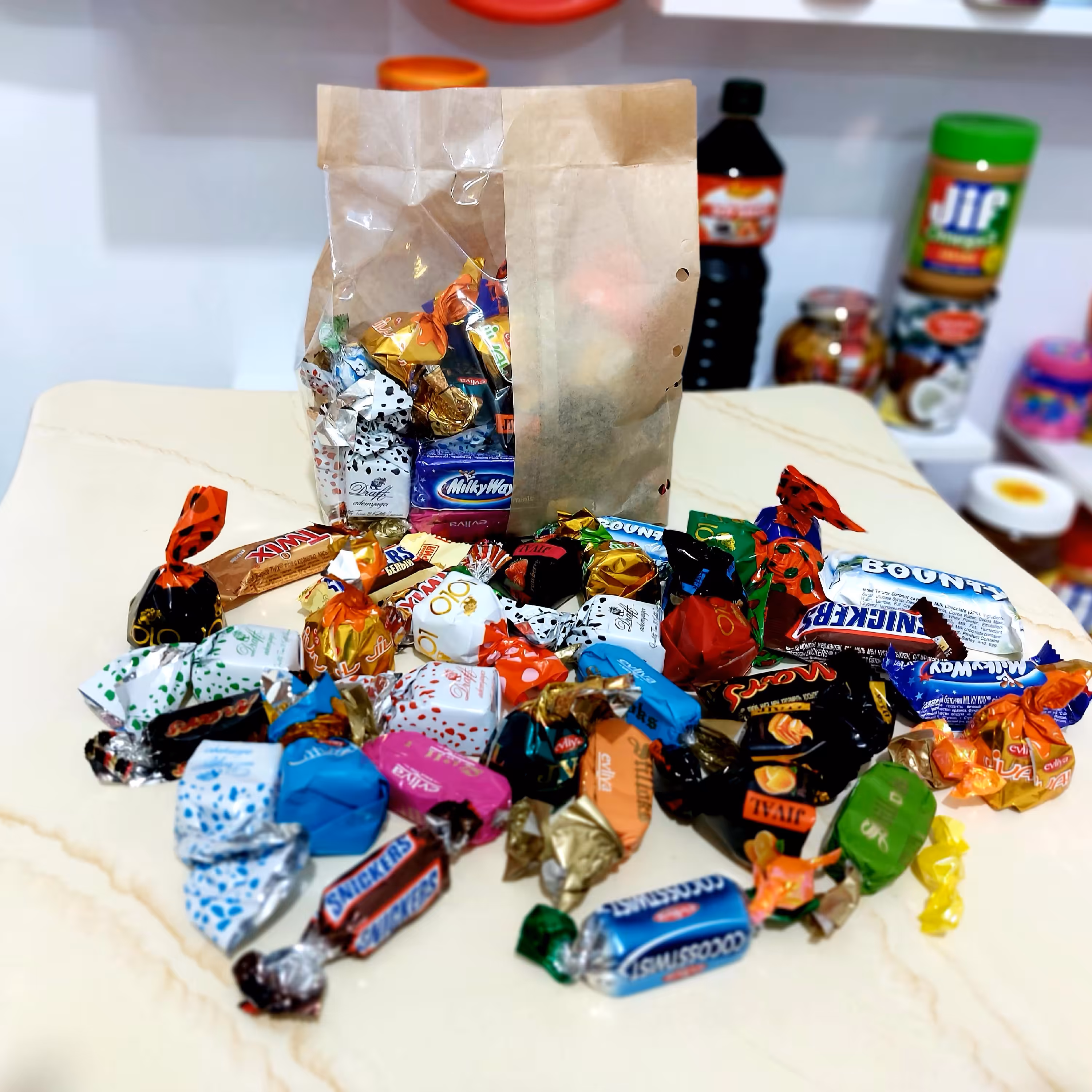 شکلات نیم کیلویی میکس ارسال رایگان سراسر کشور کاکائویی 500 گرمی