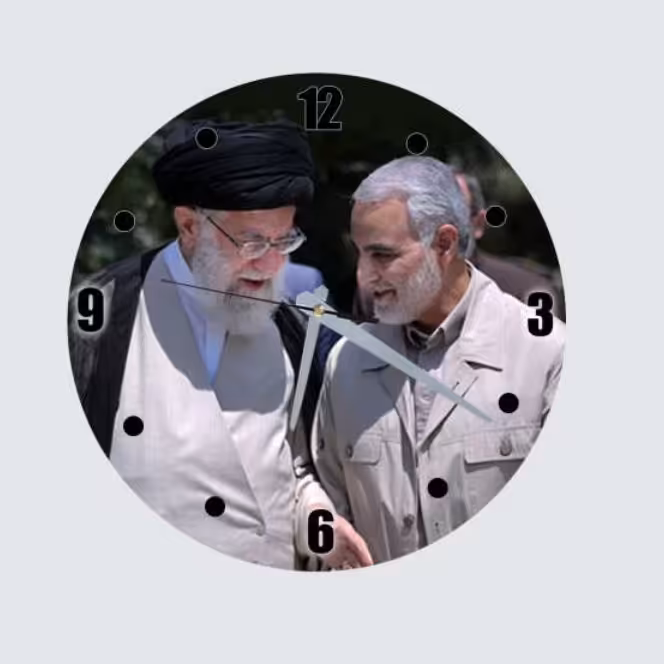 ساعت رو میزی طرح تصویر مقام معظم رهبری و سردار حاج قاسم سلیمانی