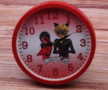 ساعت دیواری دختر کفشدوزکی