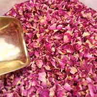 پر گل محمدی یک کیلویی بسته بندی شده خوش عطر از طبیعت خراسان