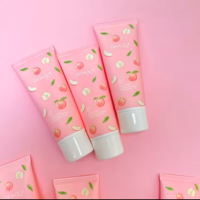 کرم دست هلو Bioaqua حاوی عصاره هلو و ویتامین E آبرسان قوی و مرطوب کننده دست