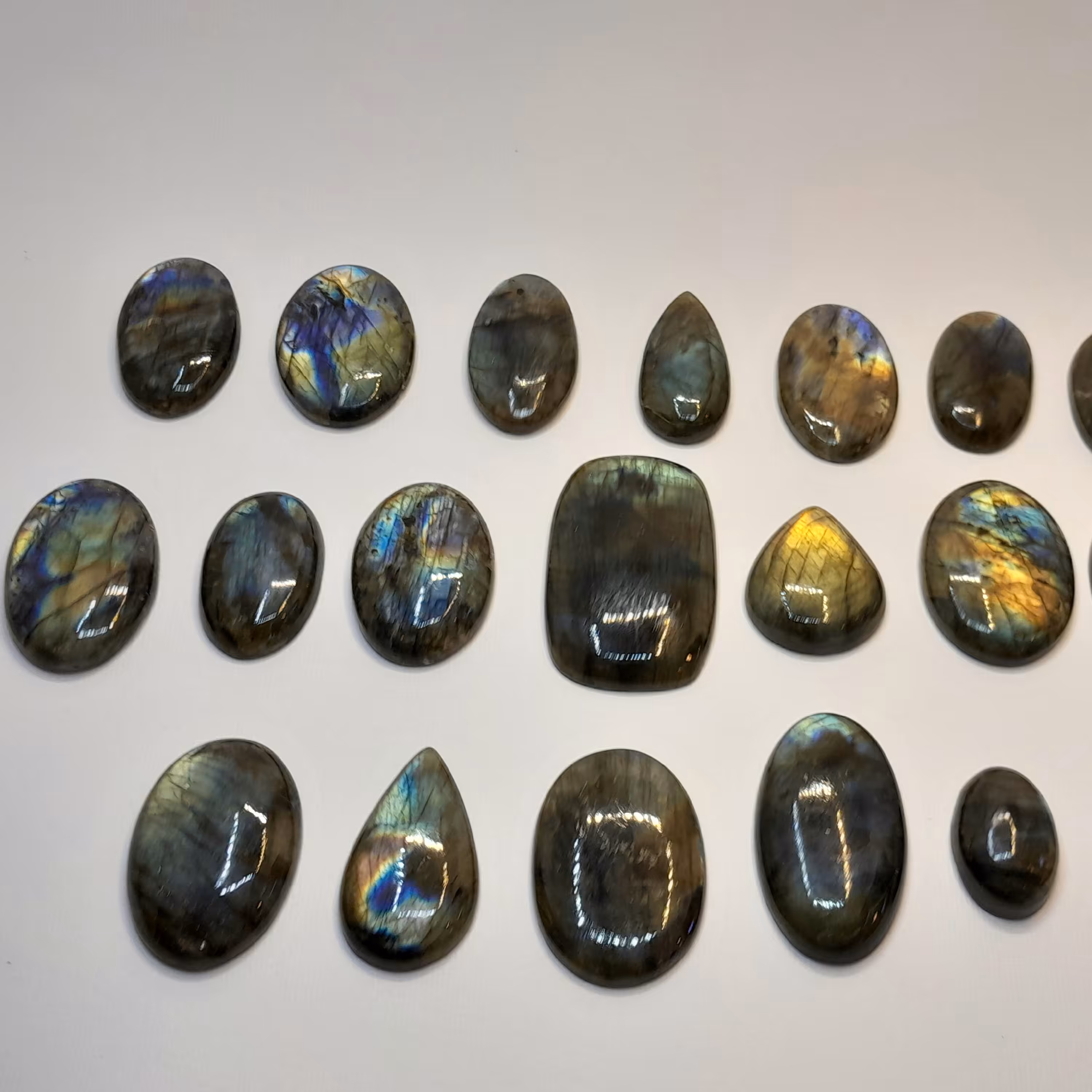 لابرادوریت طبیعی کانادا به قیمت عمده یکجا به وزن 1125 قیرط قیراطی فقط 3 هزارتومان