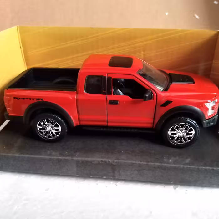 ماکت ماشین فلزی Ford 2017  قرمز برند جادا سایز 1.32