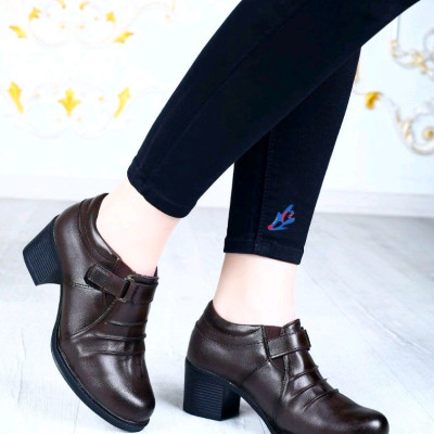 نیم بوت پاشنه دار