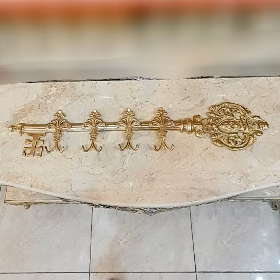 رخت آویز برنزی طرح کلید 